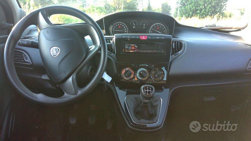 Lancia Ypsilon 1.2 69cv Silver