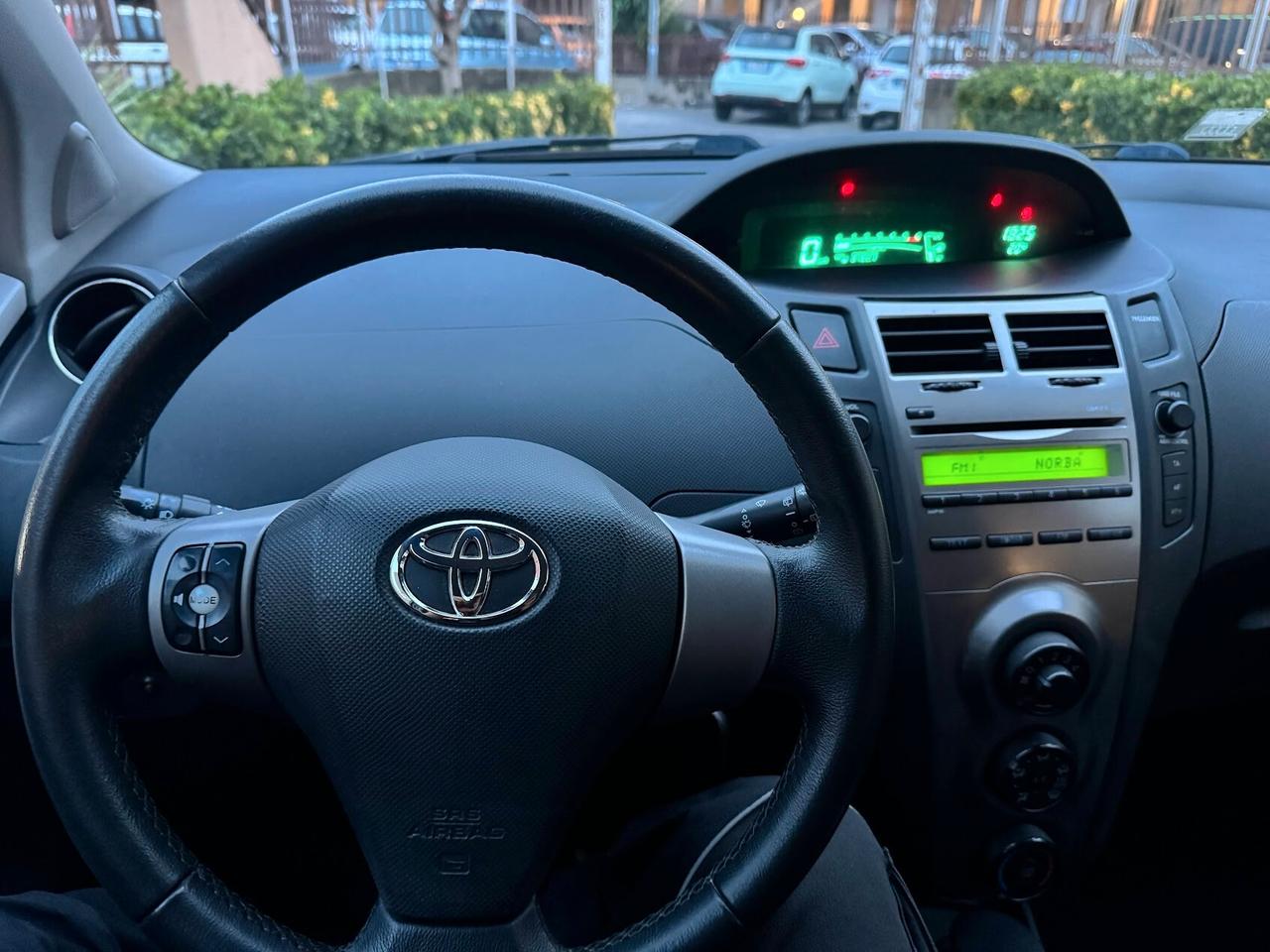 Toyota Yaris 1.4 D-4D DPF 5 porte