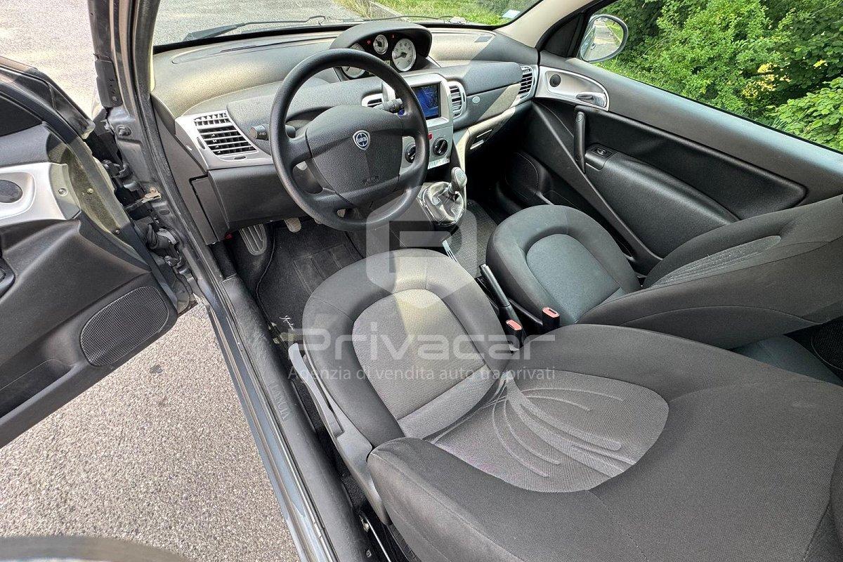 LANCIA Ypsilon 1.2 69 CV Unyca