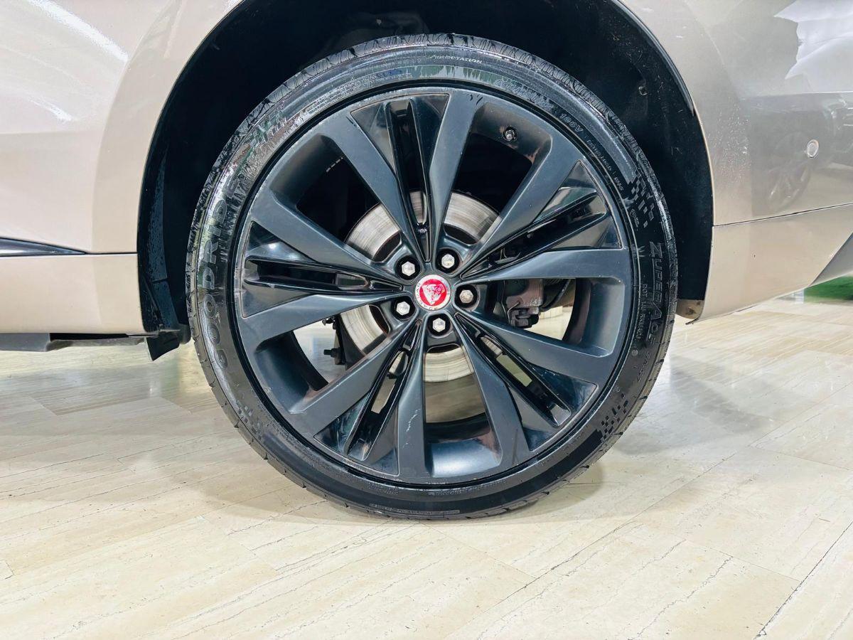 JAGUAR F-Pace 3.0d V6 300 CV AWD aut. First Ed.