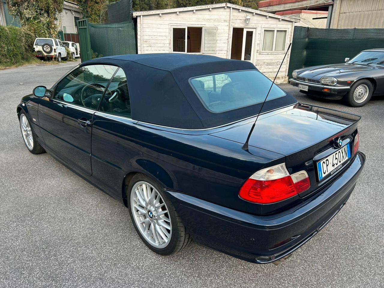 Bmw 320 320i (2.2) cat 4 porte Attiva