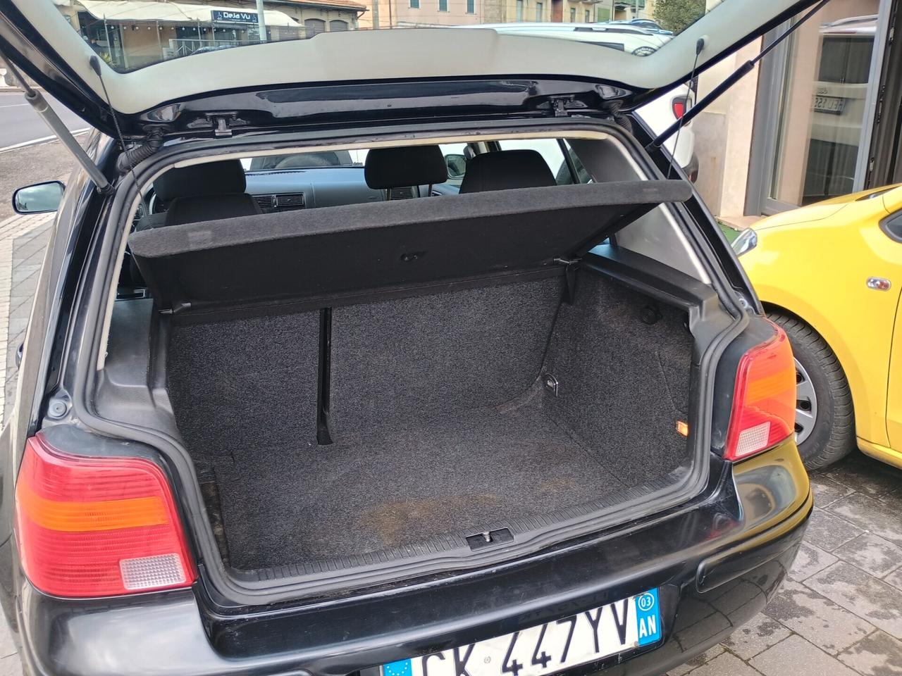 Volkswagen Golf 1.9 TDI/101 CV cat 3p. Time