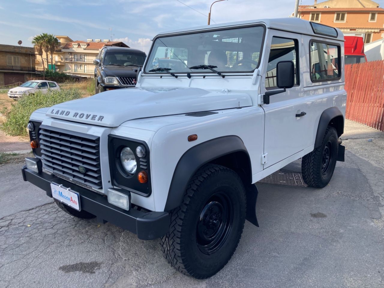 Land Rover Defender 2014 photo 4