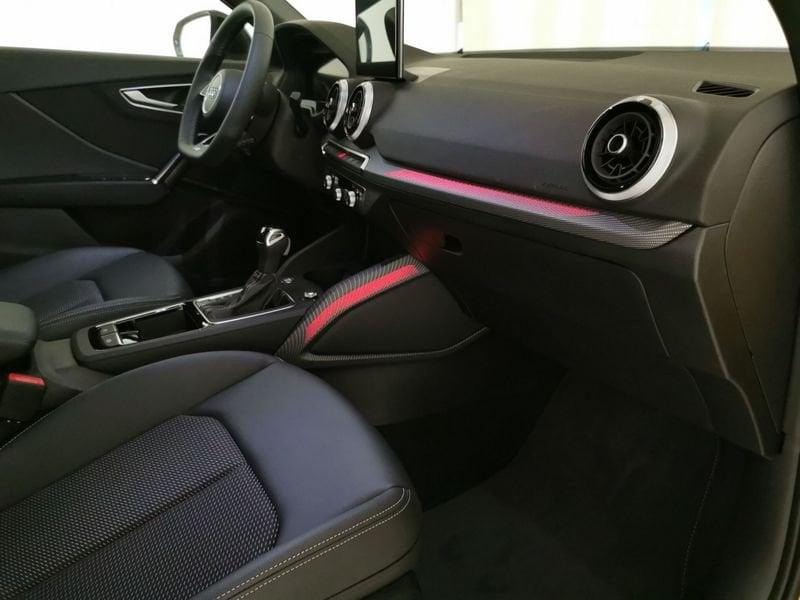 Audi Q2 35 1.5 tfsi Identity Black s-tronic