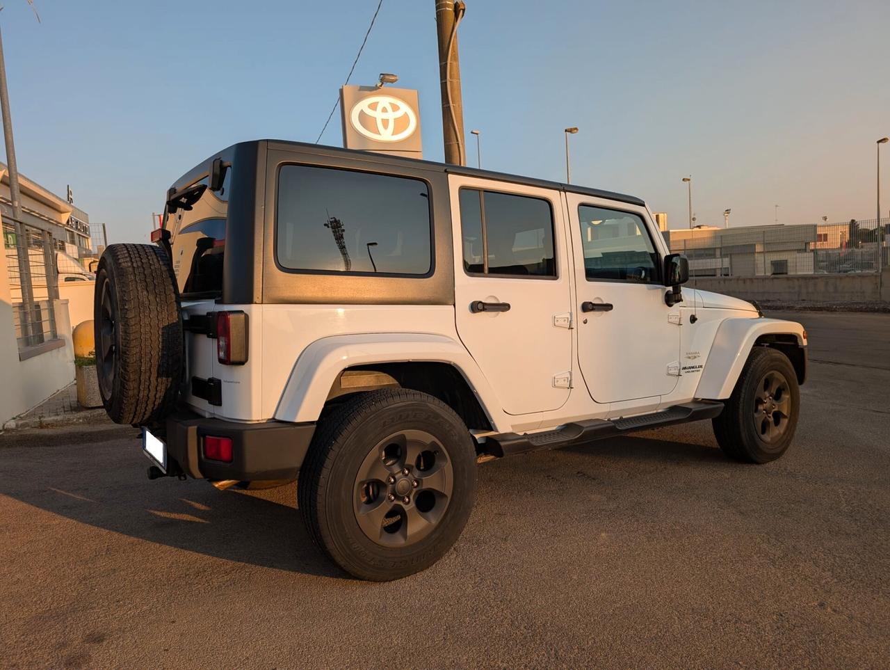 Jeep Wrangler Unlimited 2.8 CRD DPF Sahara Auto