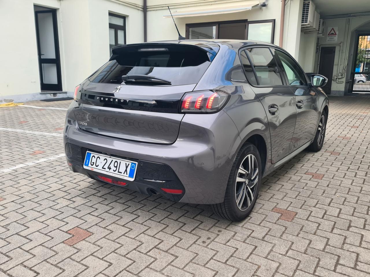 Peugeot 208 BlueHDi 100 5 porte Allure - Unicoprop.