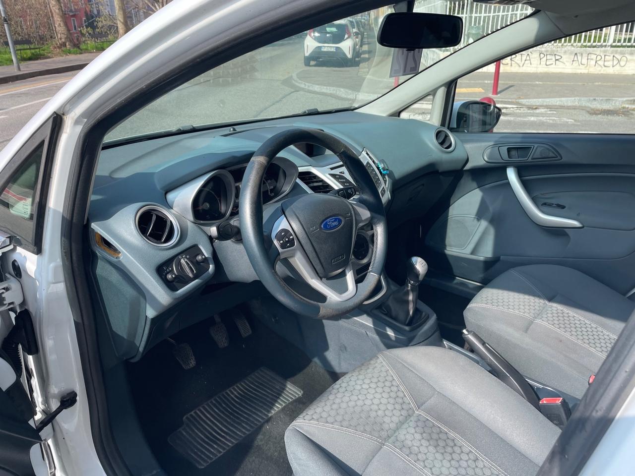 Ford Fiesta 1.4 TDCi 68CV 5 porte Titanium/GARANZIA