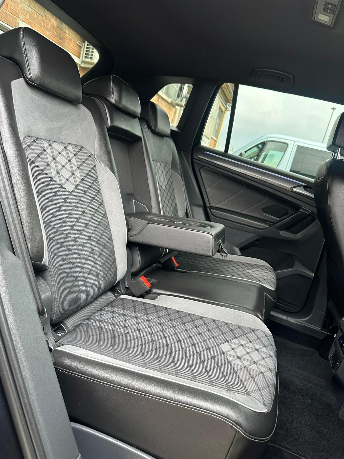 Volkswagen Tiguan 2.0 TDI 150 CV SCR DSG R-Line black pack