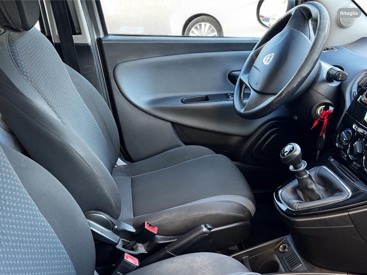 Lancia Ypsilon 1.2 69 CV 5 porte S&S Platinum Perfetta Ok Neopatentati