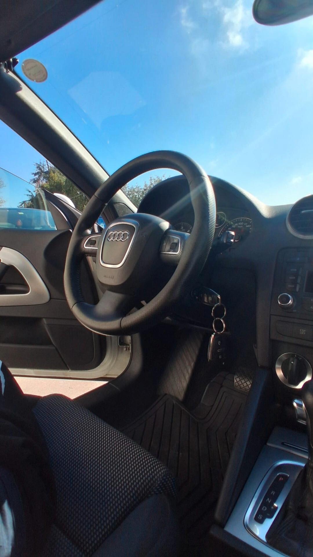 Audi A3 2.0 16V TDI Attraction.cabrio.automatica