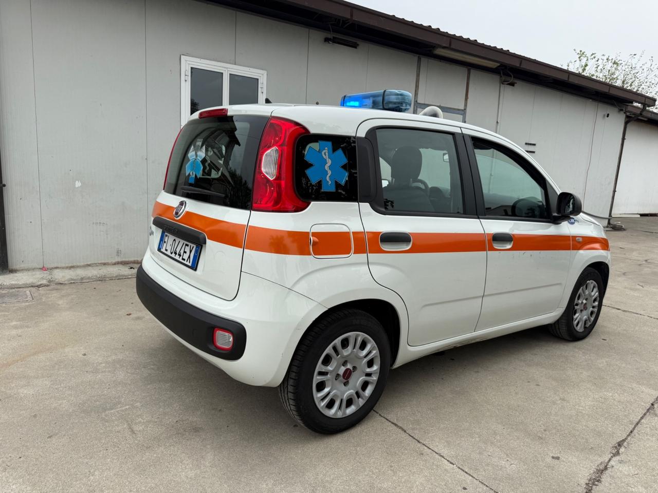 FIAT PANDA 1.3 MJT AUTOVETTURA USO SPECIALE – ATTREZZATA TRASPORTO MEDICO