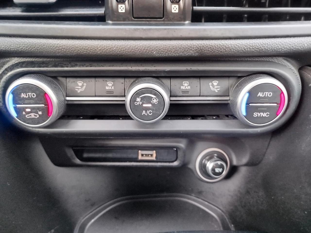 ALFA ROMEO GIULIA AT8 2.2 RESTYLING *PREZZO VERO* TAGLIANDO ALFA- KM CERTIFICATI