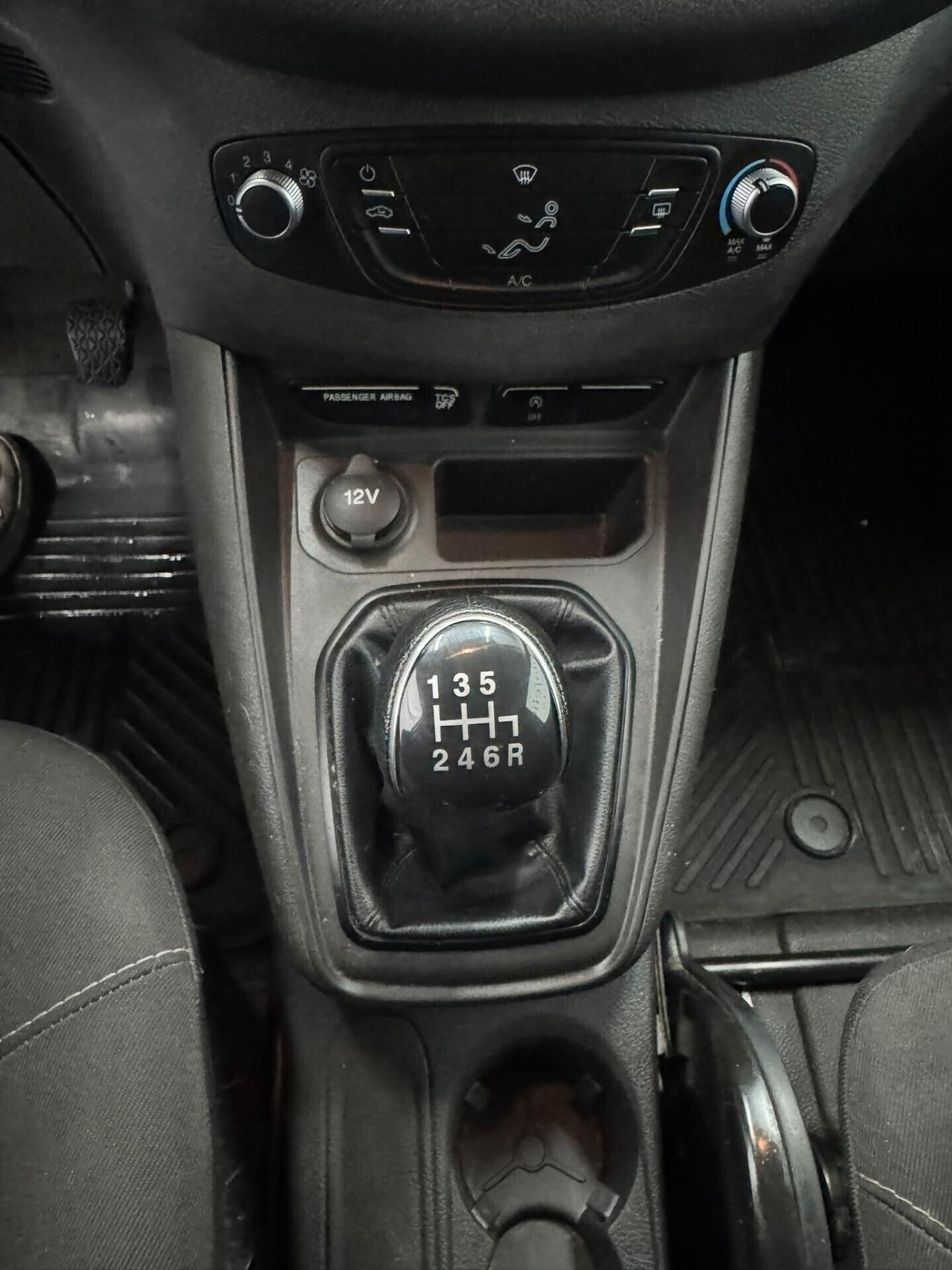 Ford transit courier 1,5 tdci 75 CV