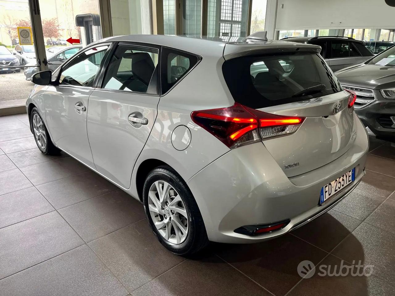 TOYOTA AURIS 1.6 TDI LOUNGE unico proprietario