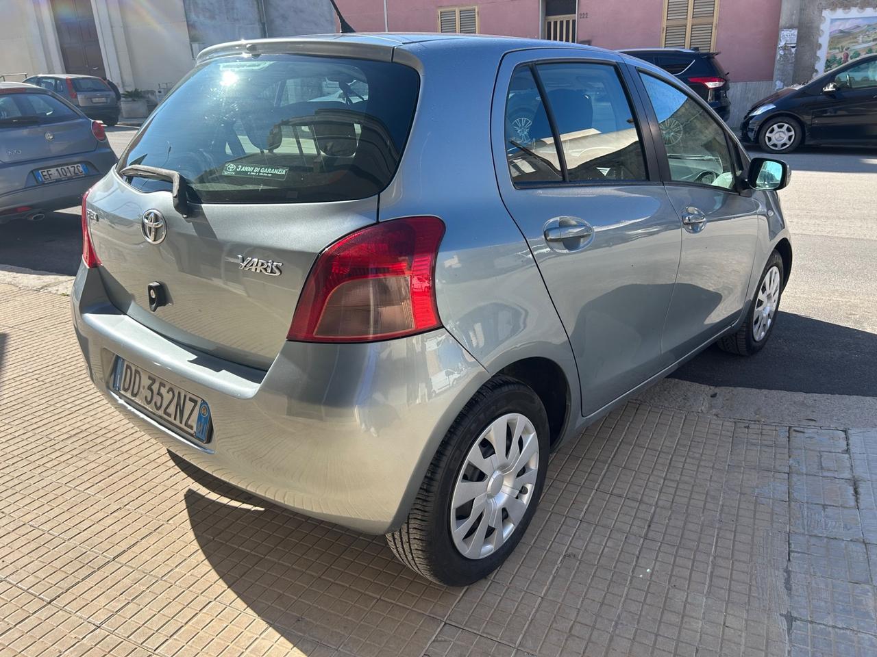 Toyota Yaris 1.0 5 porte Sol