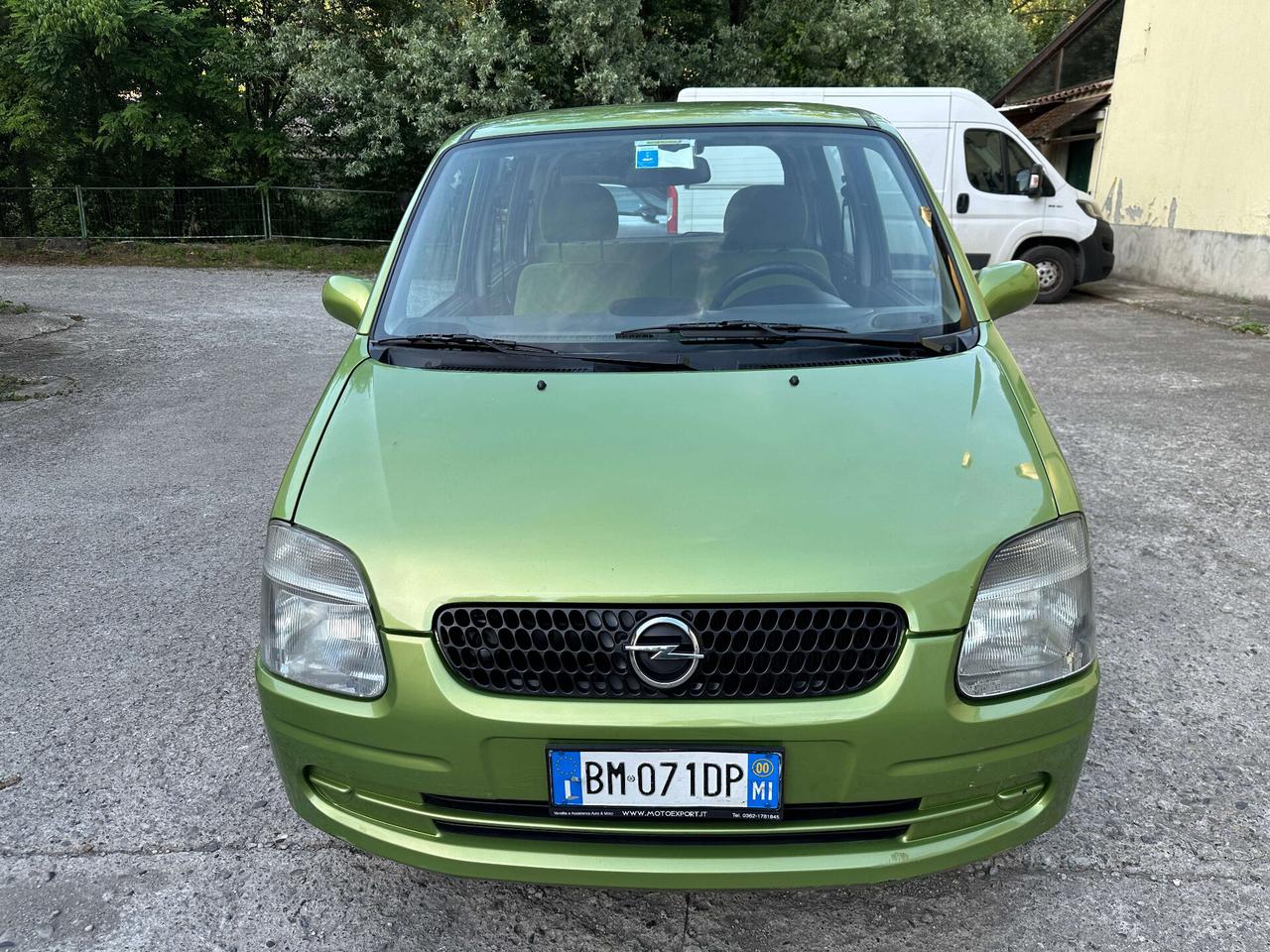 Opel Agila 1.2 16V Comfort