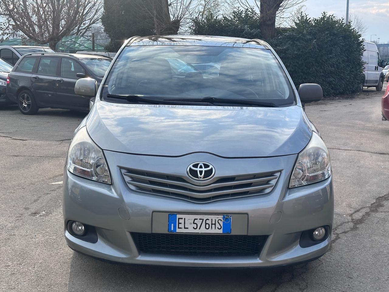Toyota Verso 2.0 D Luxury Pack 7 posti tetto panoramico