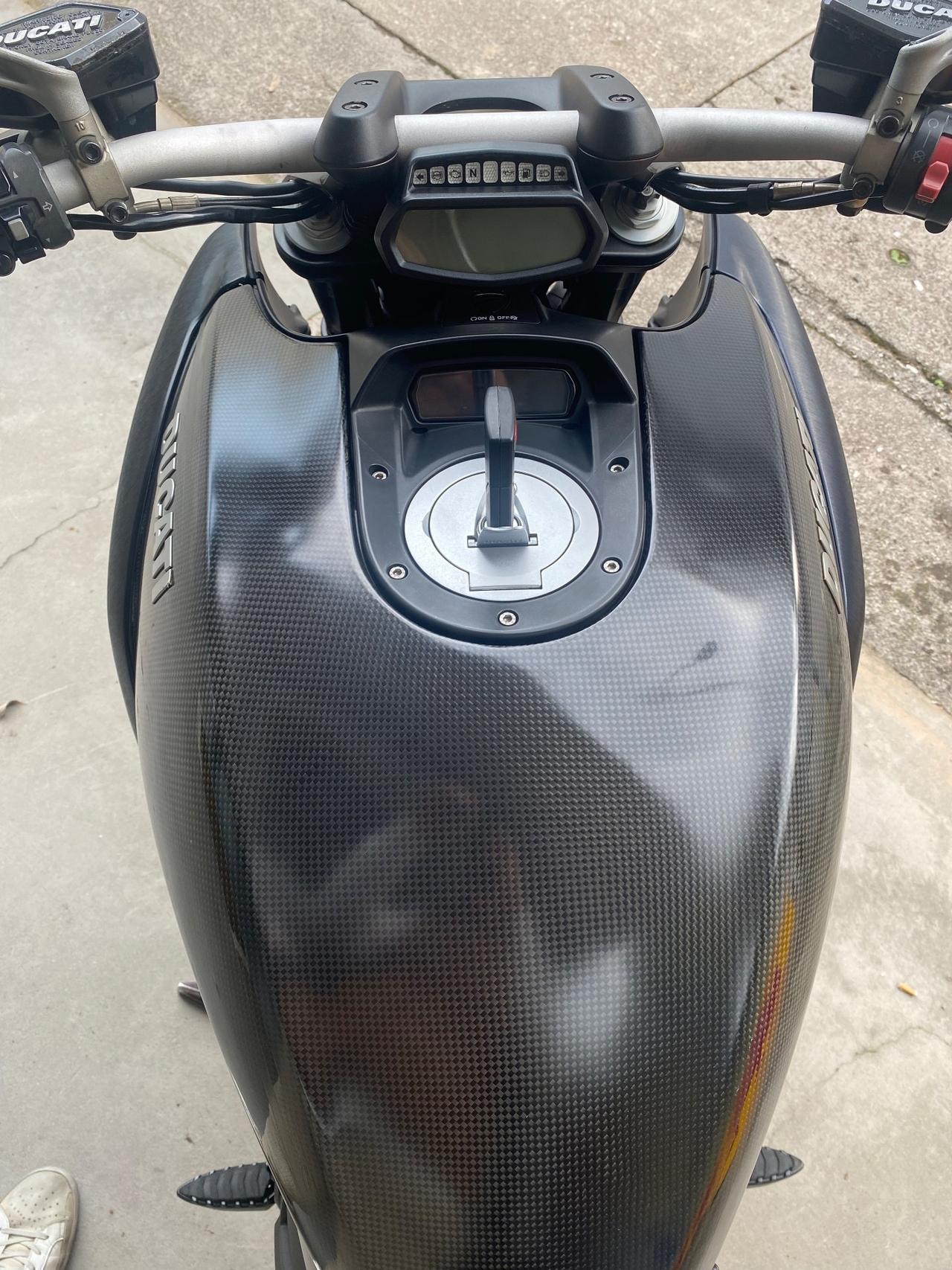 Ducati Diavel CARBON