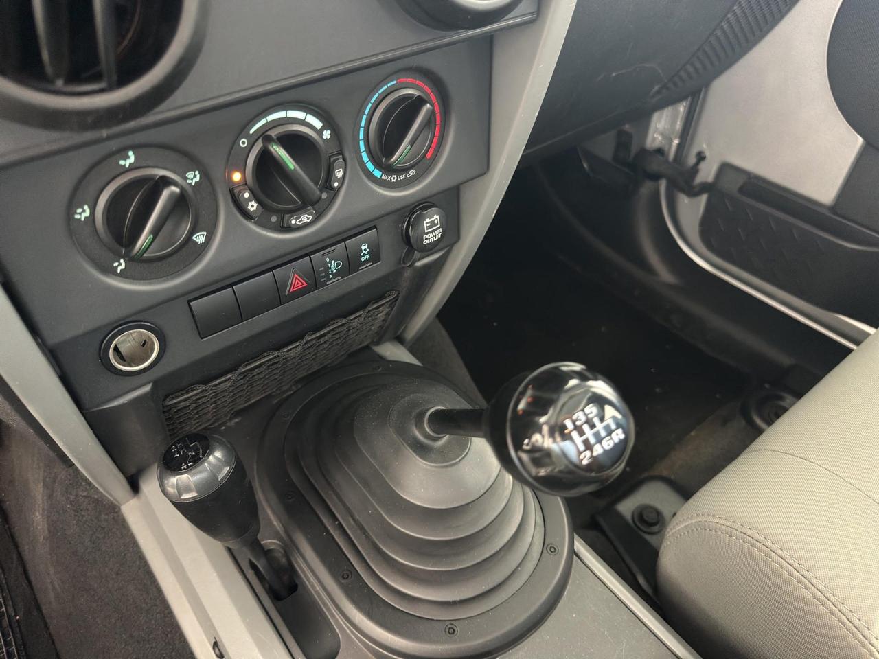 Jeep Wrangler 3p 2.8 crd SPORT dpf