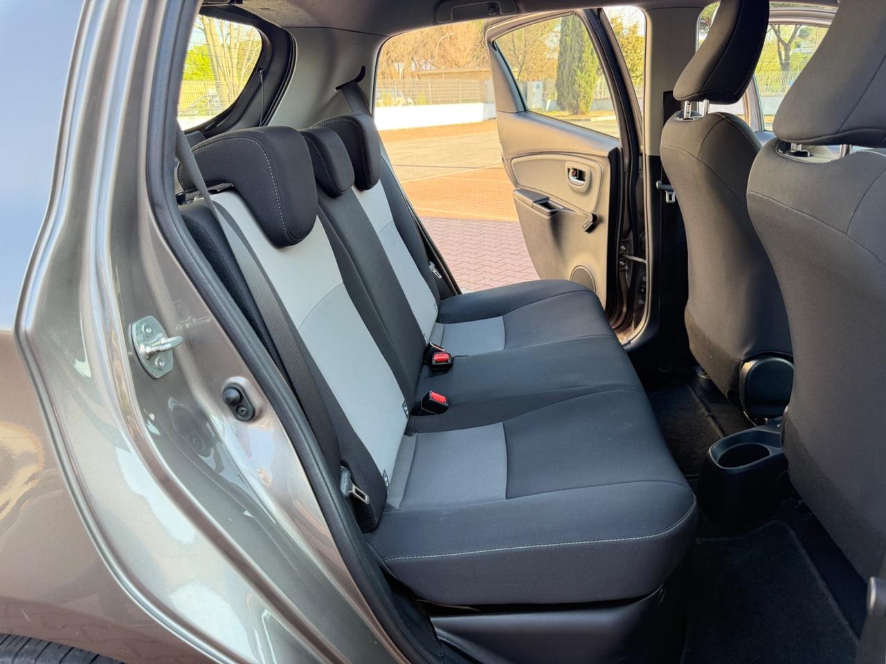 Toyota Yaris 1.5 Hybrid Business