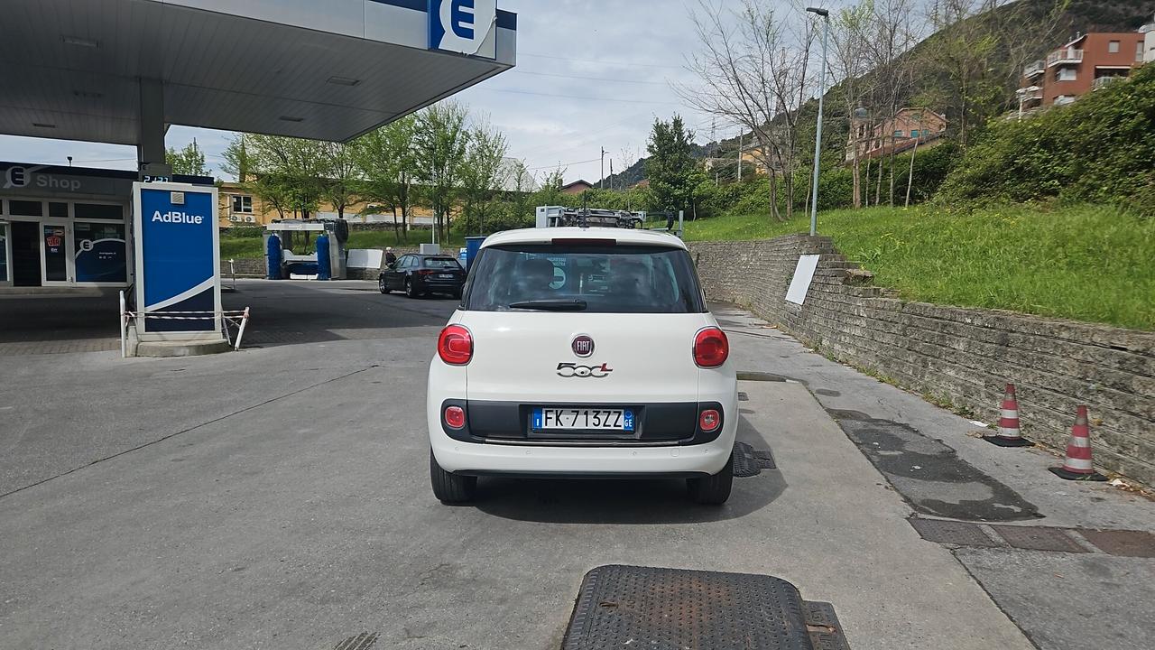 FIAT 500L 1.6 MULTIJET 120CV – UNICO PROPRIETARIO – PARI AL NUOVO Stupenda Fiat 500L 1.6 Multijet 120cv, versione Business, auto davvero introvabile in queste condizioni. Carrozzeria perfetta, senza un segno, interni come nuovi: sembra appena uscita