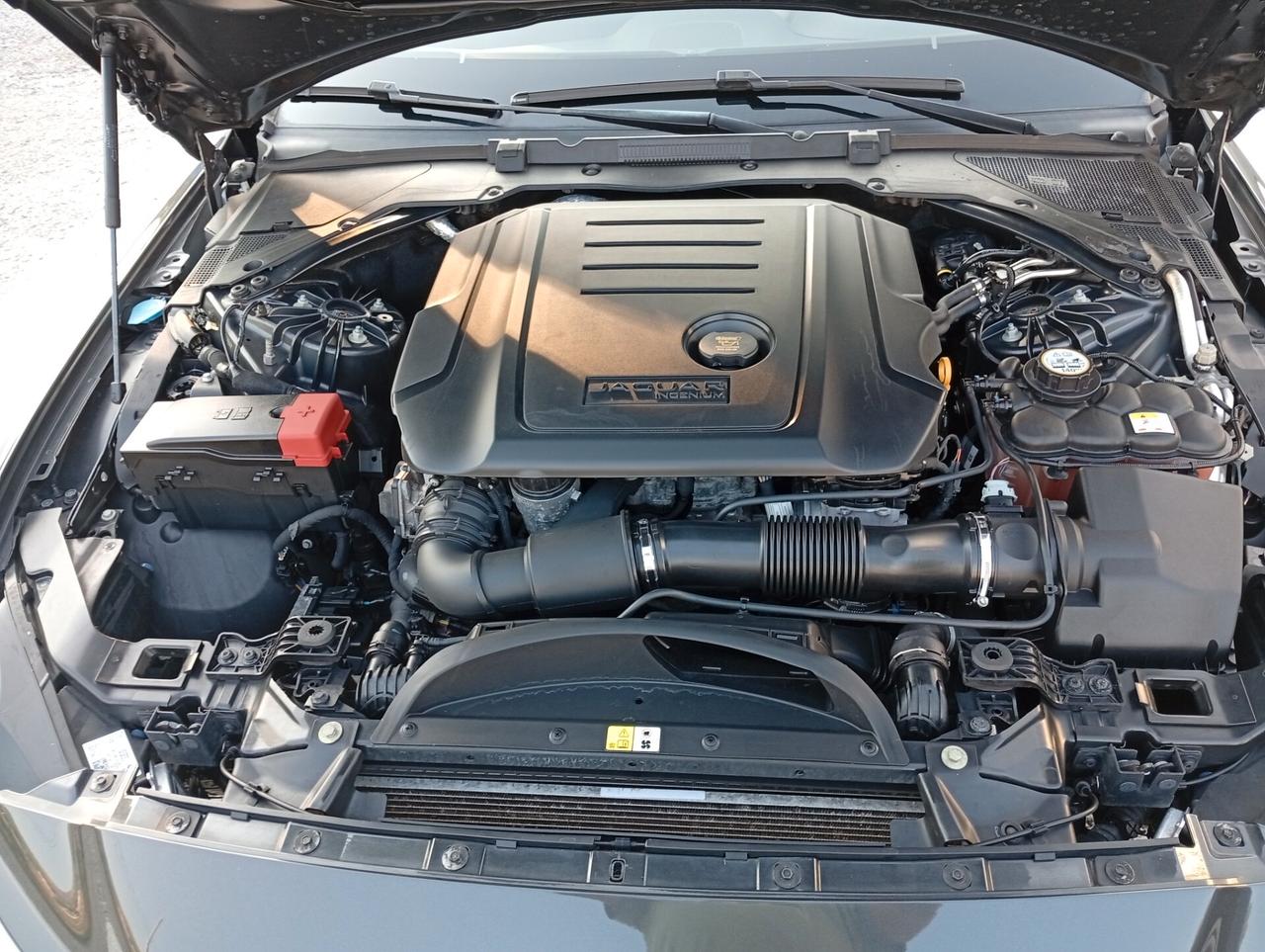 Jaguar XE 2.0 D Turbo Portfolio