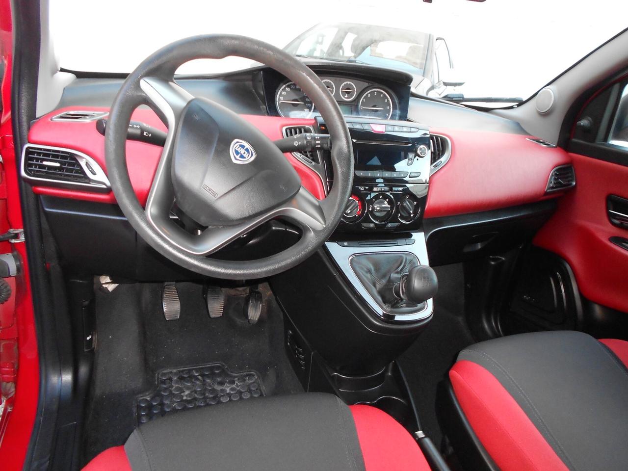Lancia Ypsilon 1.2 69 CV 5 porte S&S Platinum