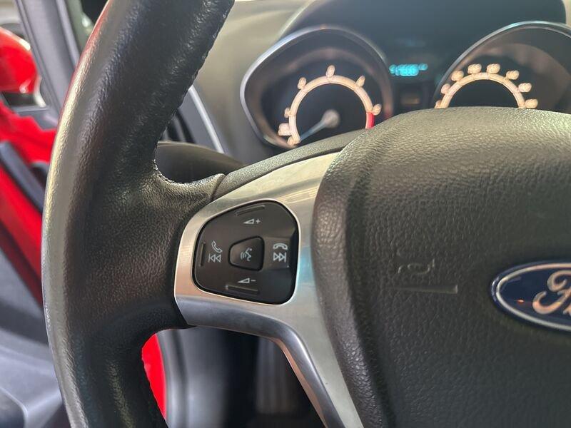 Ford B-Max 1.5 TDCi 75CV Titanium, gancio di traino