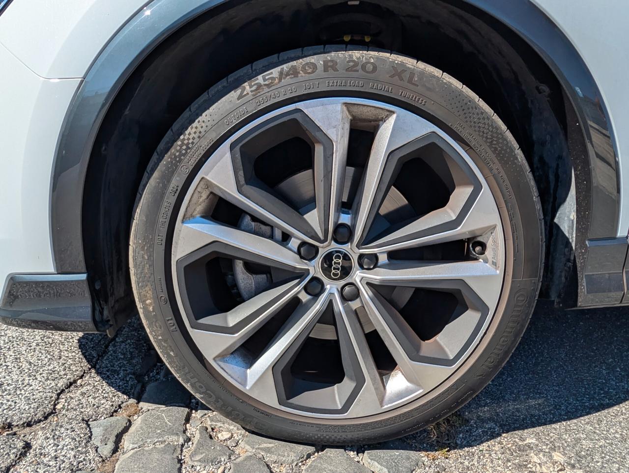 Audi Q3 SPB 35 TFSI e S tronic Identity Black