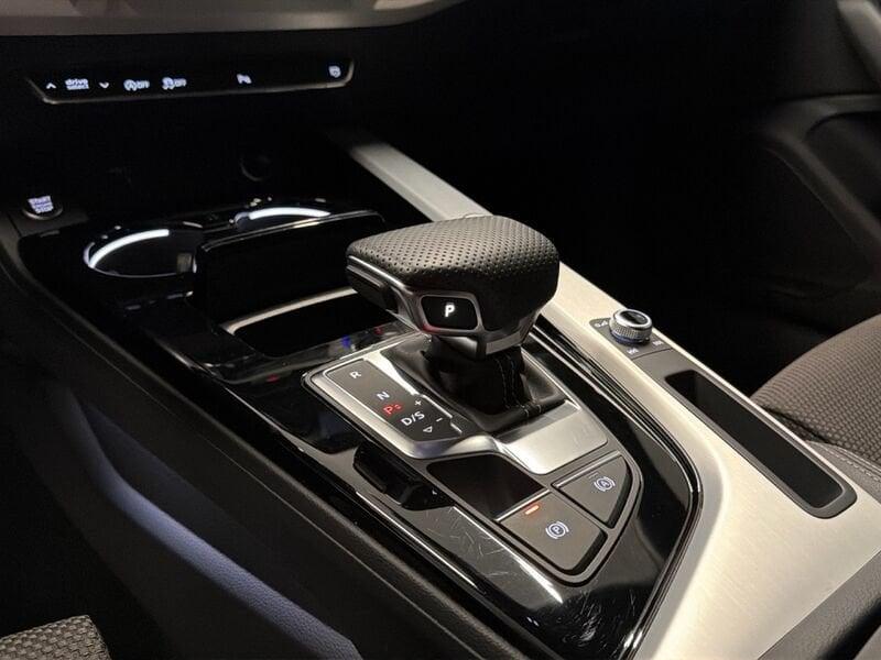 Audi A4 AVANT 40 TDI QUATTRO S TRONIC S LINE