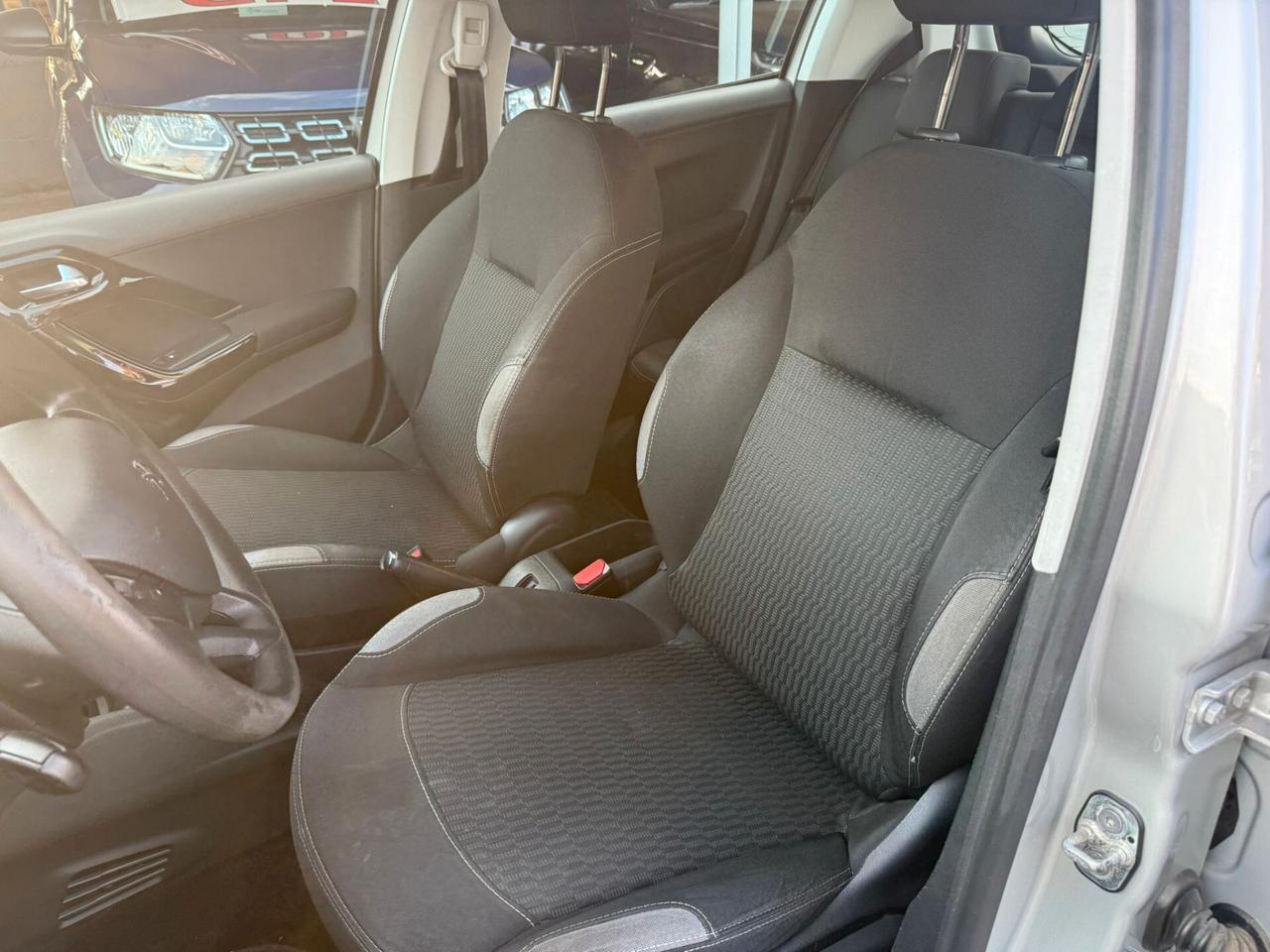 Peugeot 208 PureTech 82 3 porte Allure