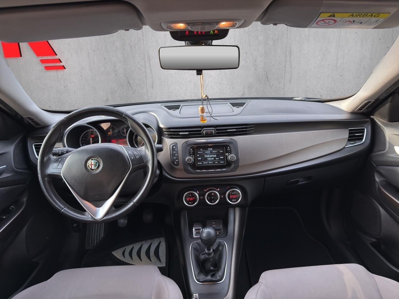 Alfa Romeo Giulietta 1.6 JTDm-2 105 CV Distinctive GANCIO TRAINO