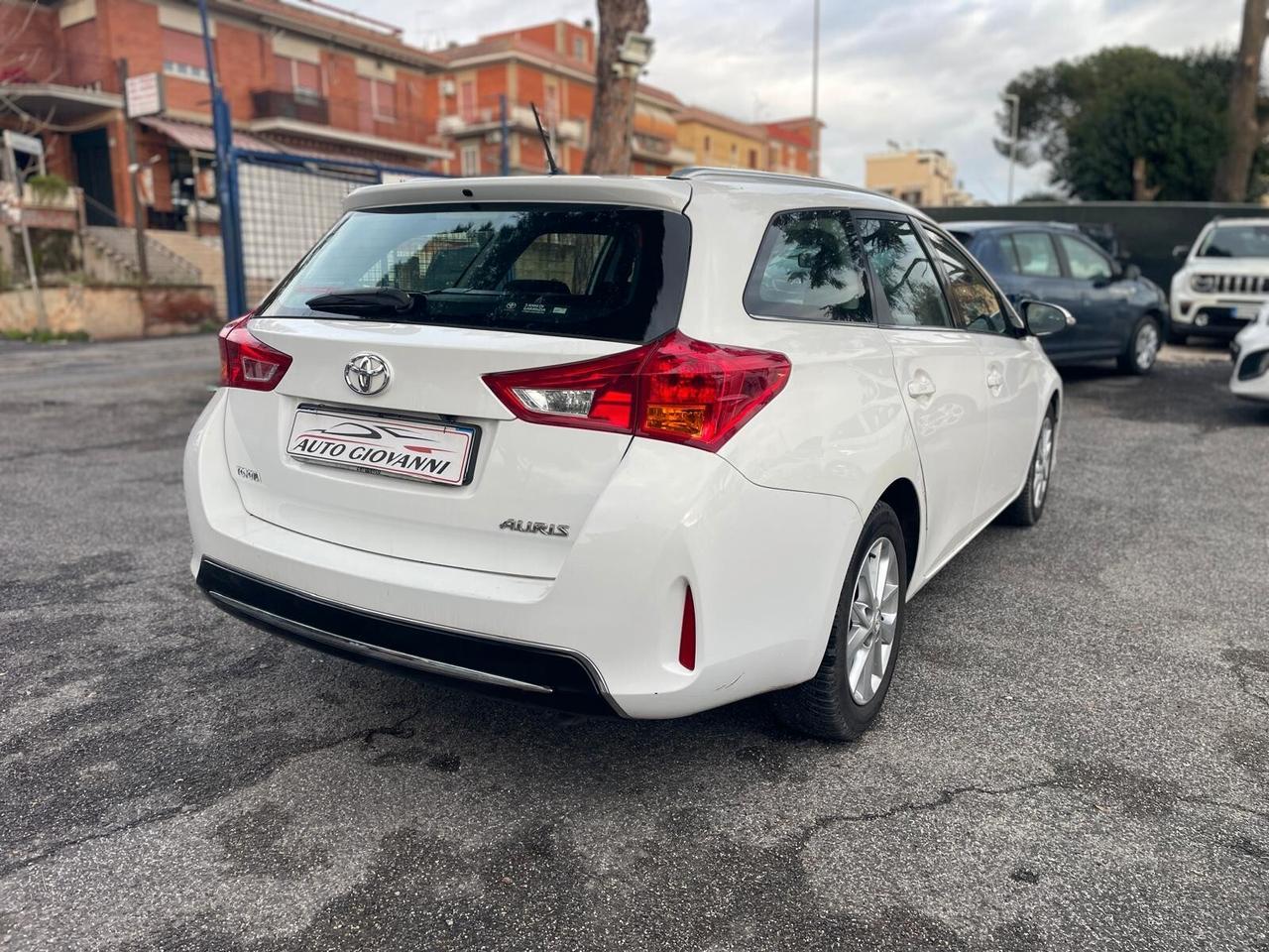 Toyota Auris Touring Sports 1.4 D-4D Lounge