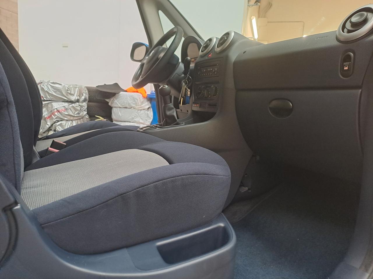 PEUGEOT 1007 1.4 BENZINA *OK NEOPATENTATI*