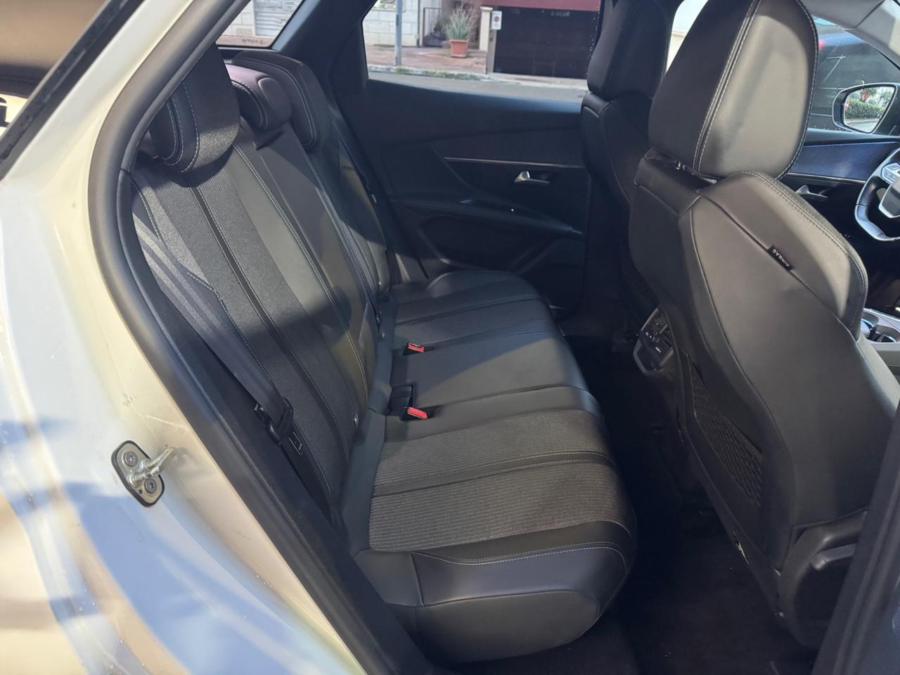 Peugeot 3008 BlueHDi 130 CV Allure Pack