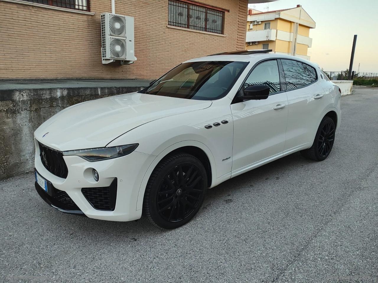 MASERATI Levante V6 AWD Gransport MOTORE FERRARI