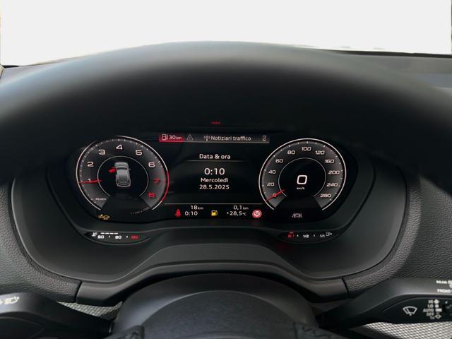 AUDI Q2 35 TFSI Business Advanced