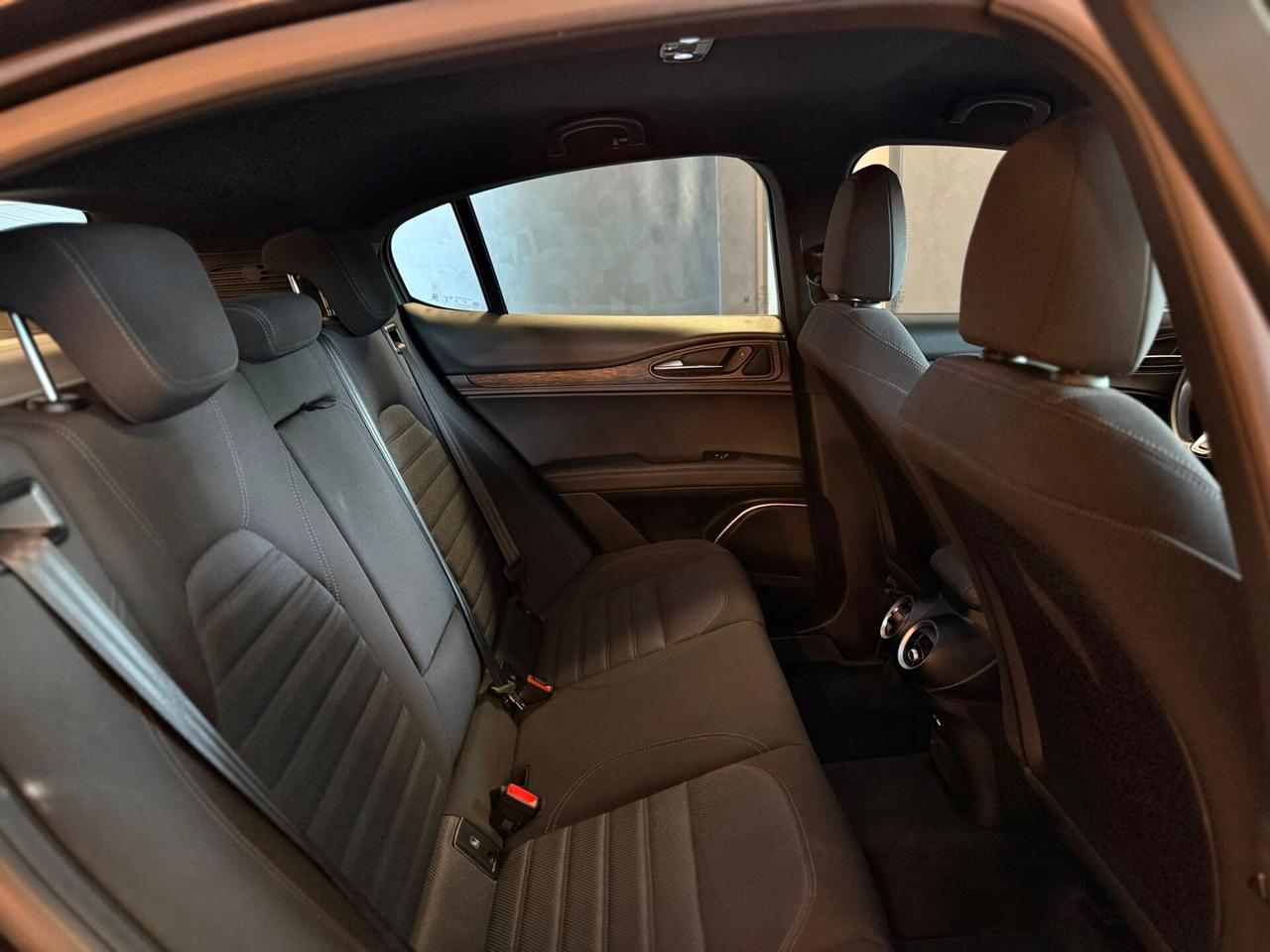Alfa Romeo Stelvio 2.2 Turbodiesel 160 CV AT8 RWD Business