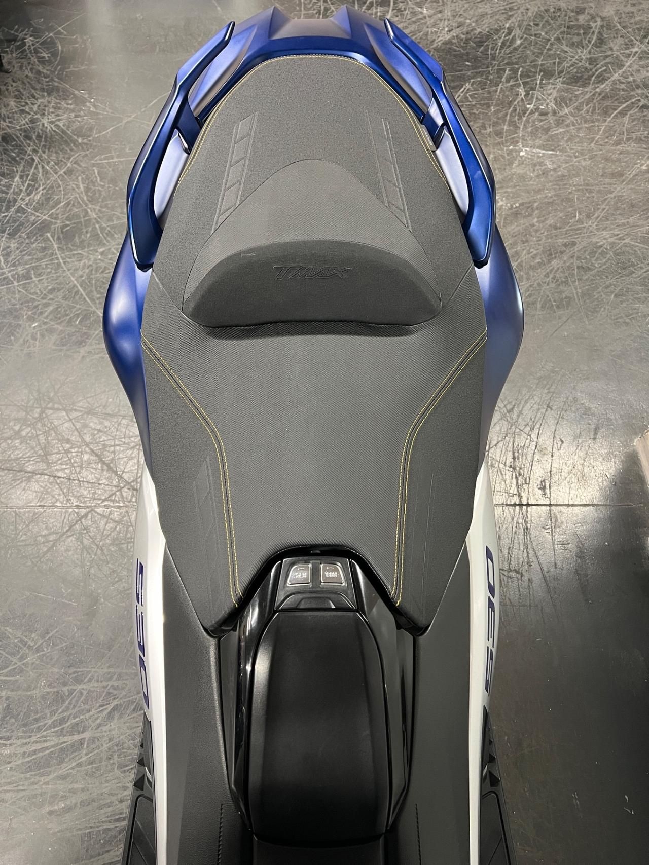 Yamaha TMAX DX