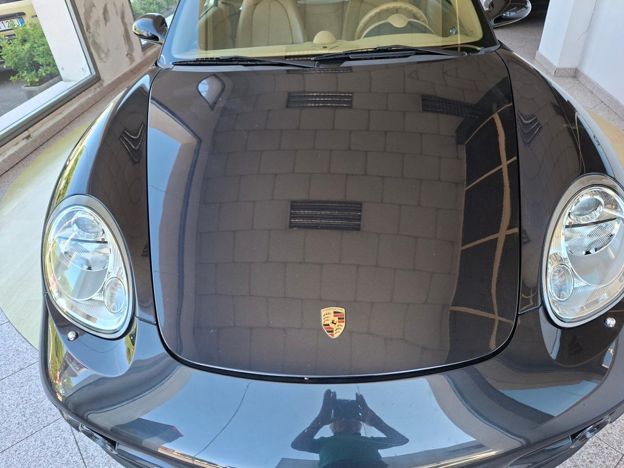 Porsche Cayman 2.7