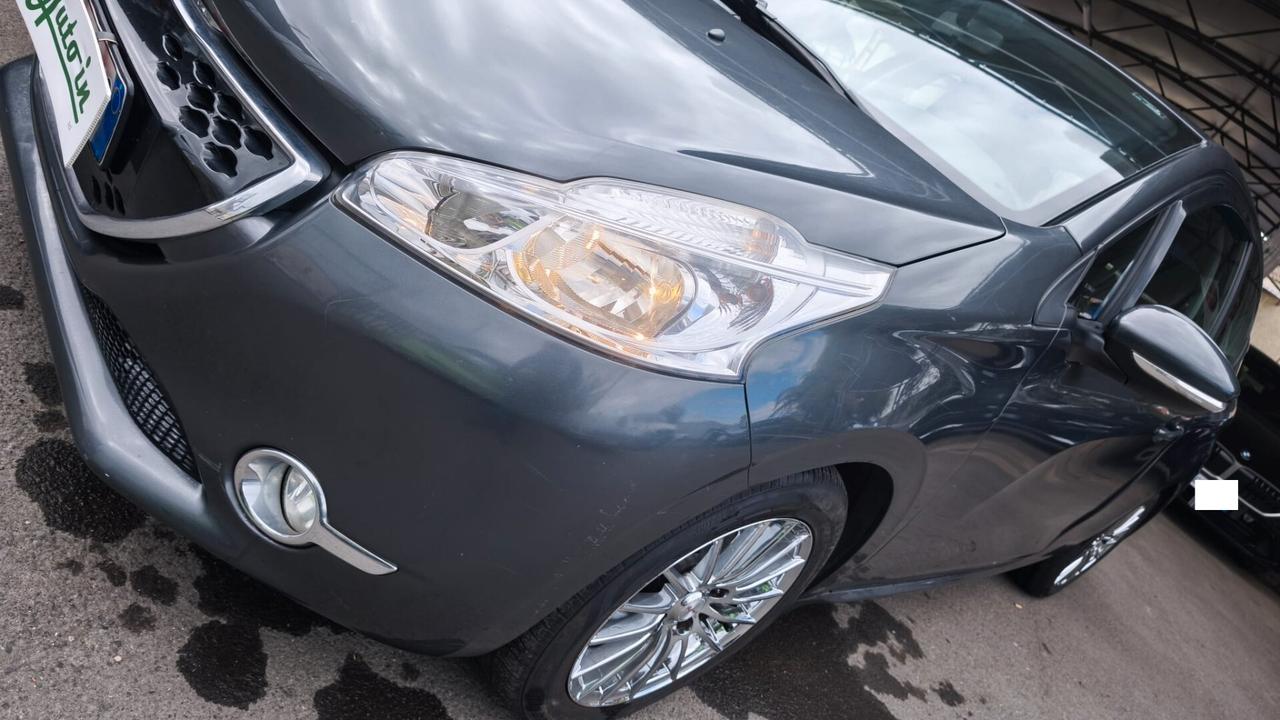Peugeot 208 1.4 e-HDi 68 CV S&S robotizzato 3 porte Active