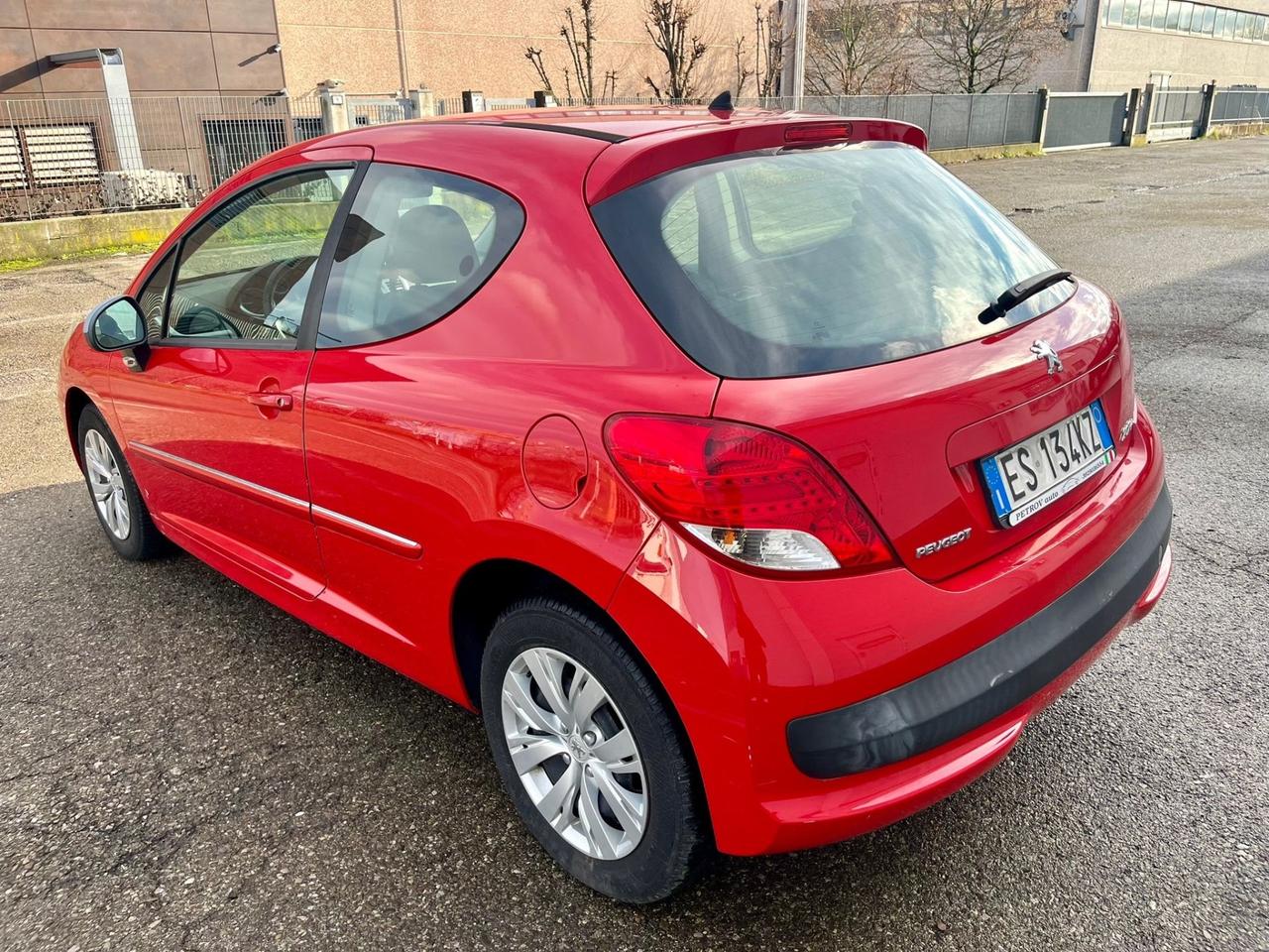 Peugeot 207 Plus 1.4hdi 106.000km 2013 3 porte per neopatentati