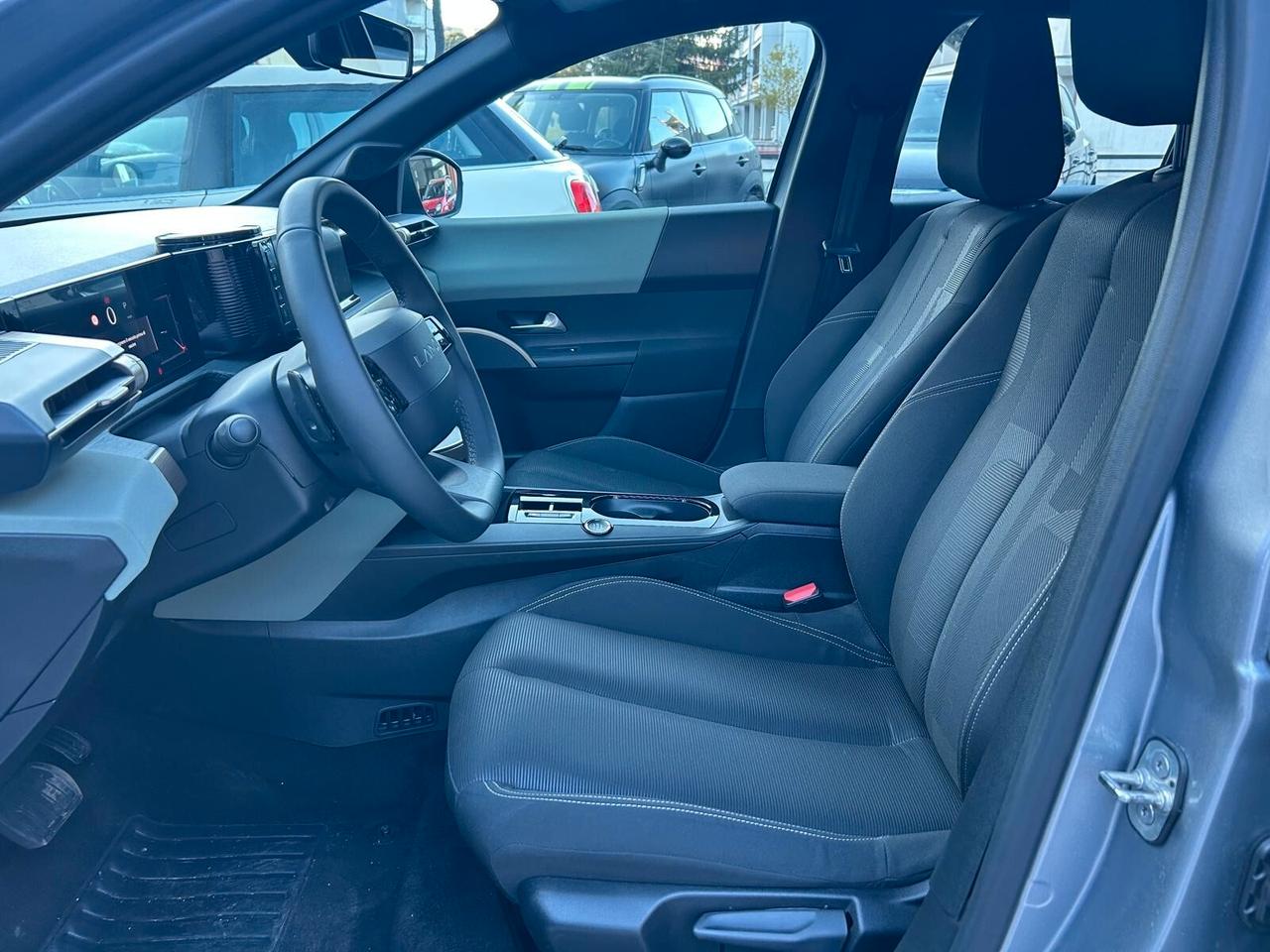 Lancia Ypsilon Hybrid e-DCT LX