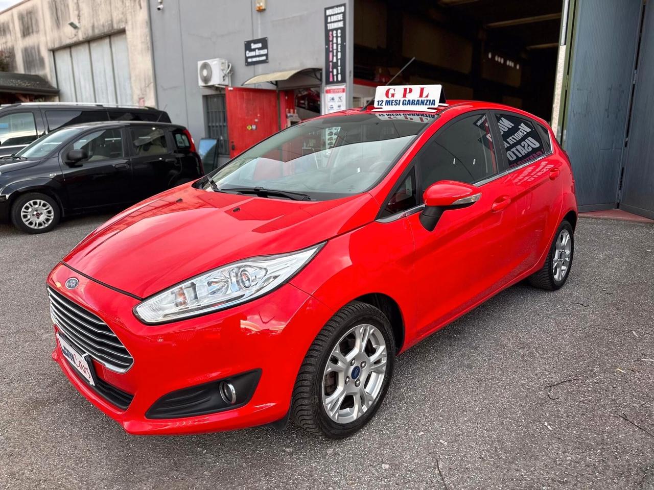 Ford Fiesta 1.4 5 porte Bz.- GPL Black & White Edition NEOPATENTATI
