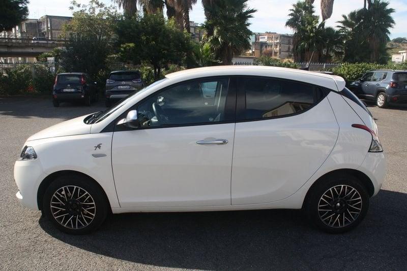 Lancia Ypsilon 1.0 FireFly 70cv Hybrid ALBERTA FERRETTI