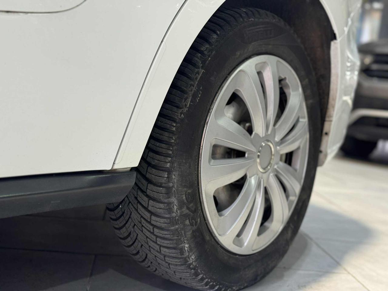 Ford Tourneo Courier 1.5 TDCI FURGONE VETRATO 5PO