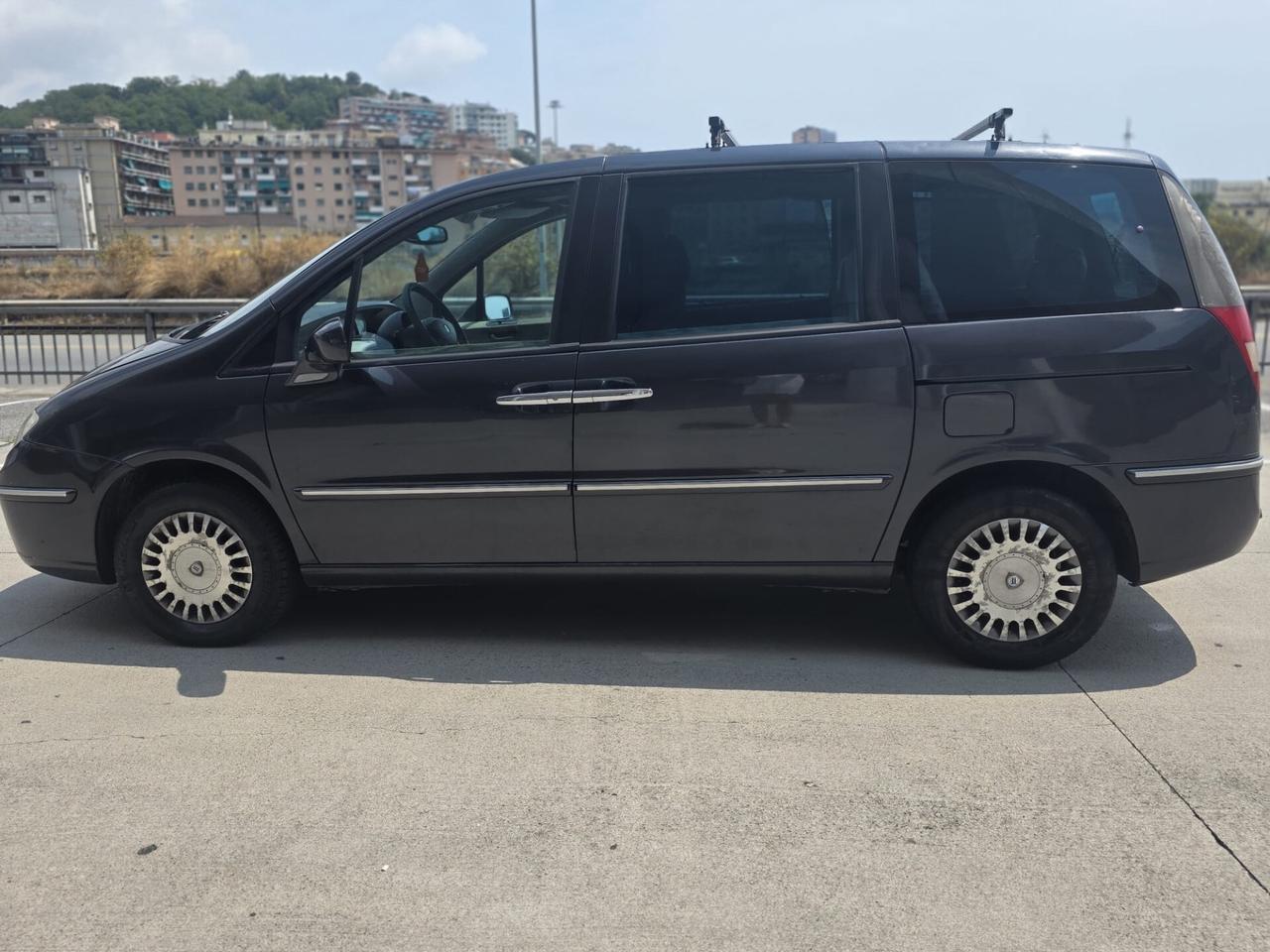 Lancia Phedra 2.2 JTD Emblema FAP 7POSTI
