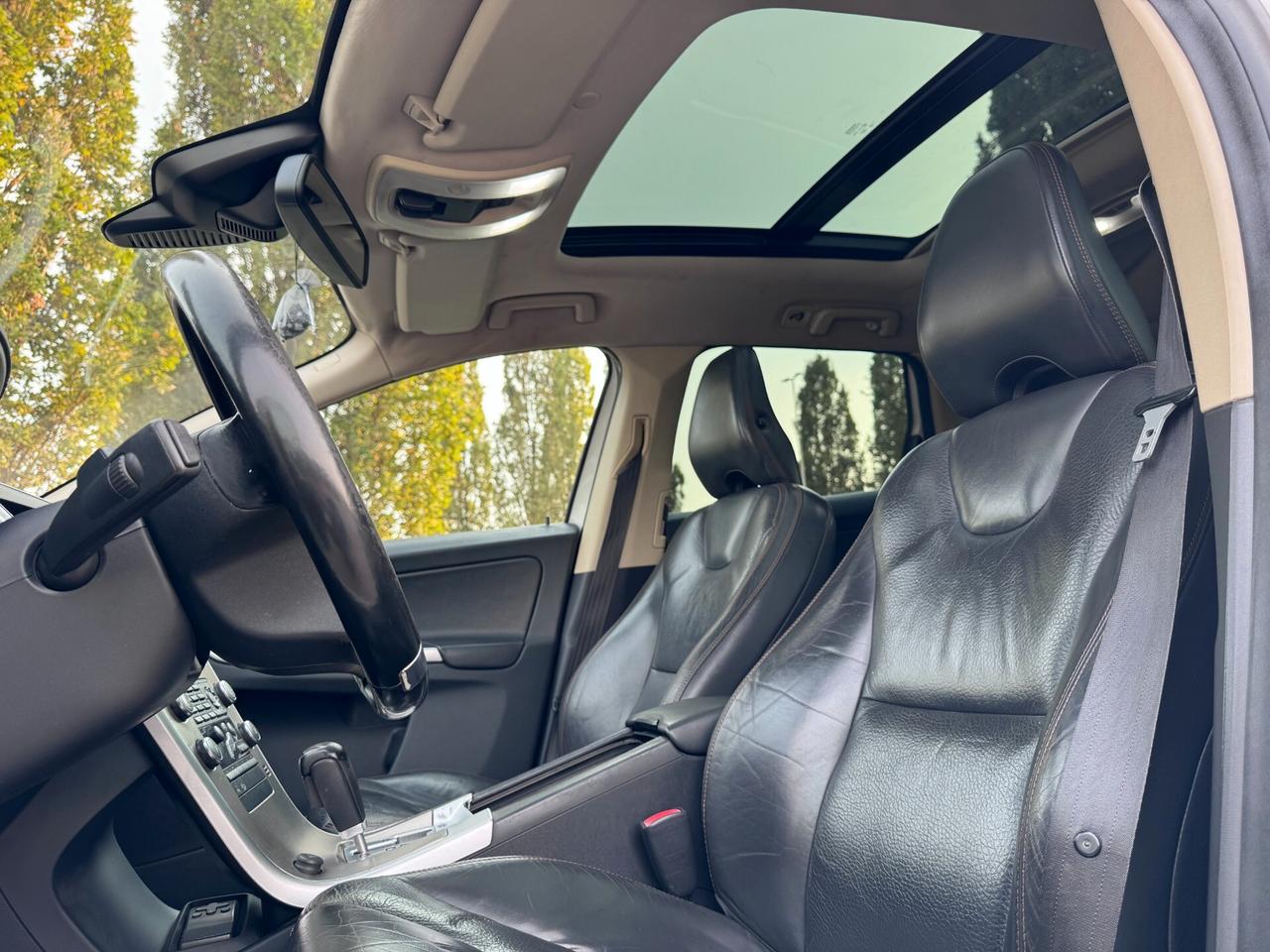 Volvo XC 60 XC60 D5 AWD Geartronic Summum