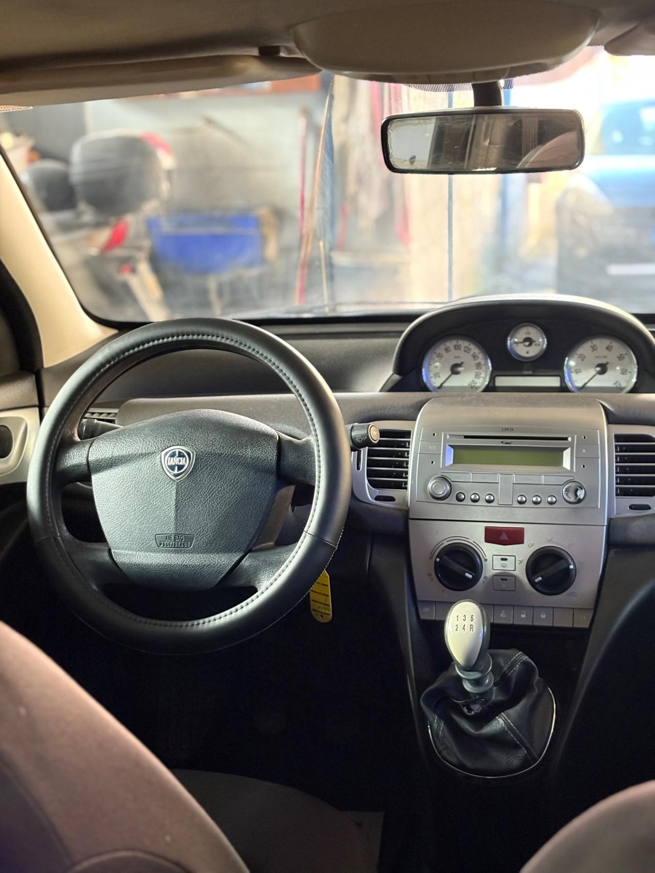 Lancia Ypsilon 1.4 Oro Ecochic GPL