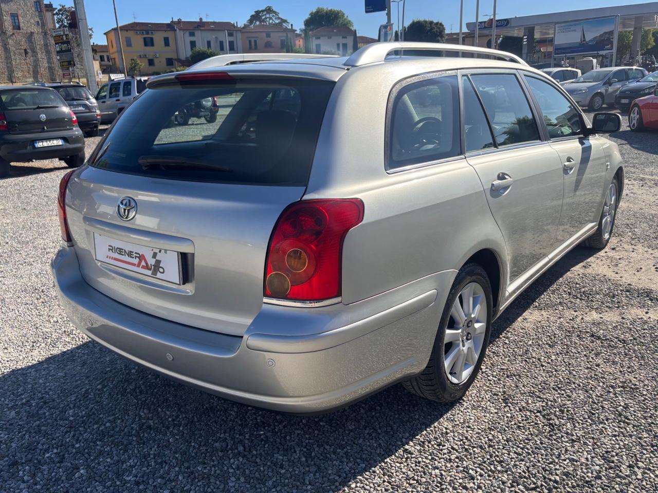 Toyota Avensis 2.0 D-4D 16V Station Wagon